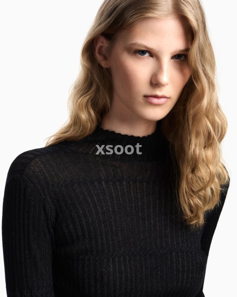 3D-effect lurex knit