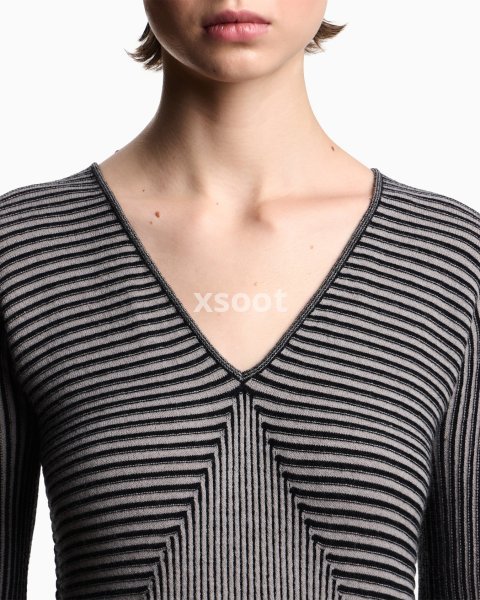 V-neck jumper with striped links-stitched details