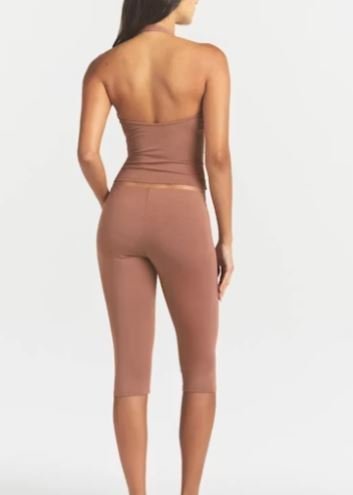 Buy High-Waisted Capri Leggings | Premium Sculpting Capri Pants for Yoga, Workouts and Everyday Comfort
