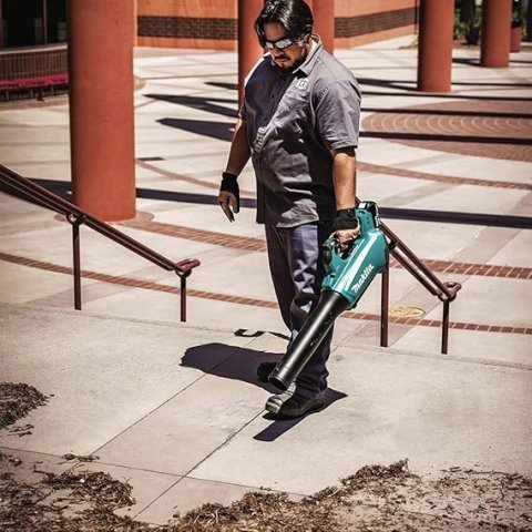 Buy Makita XBU03SM1 18V LXT Brushless Cordless Blower Kit Online | 18V Lithium-Ion Leaf Blower with 4.0Ah Battery